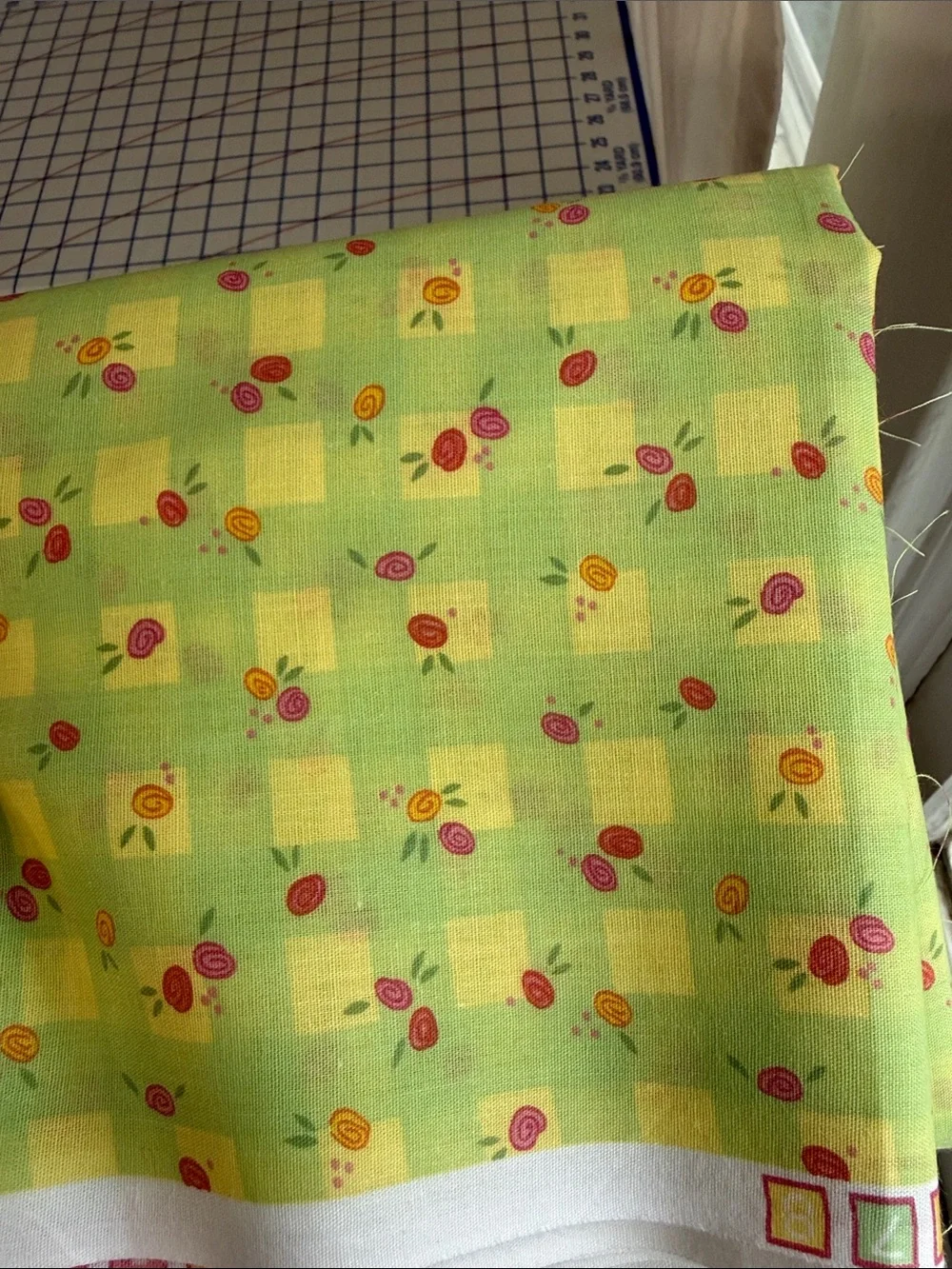Vintage Green Floral Check Polyester Blend Fabric 1.5 Yards x 44 Retro Spring